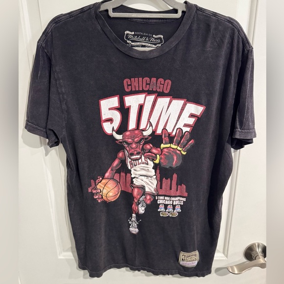 Mitchell & Ness Chicago Bulls Black T-Shirt - Picture 1 of 4